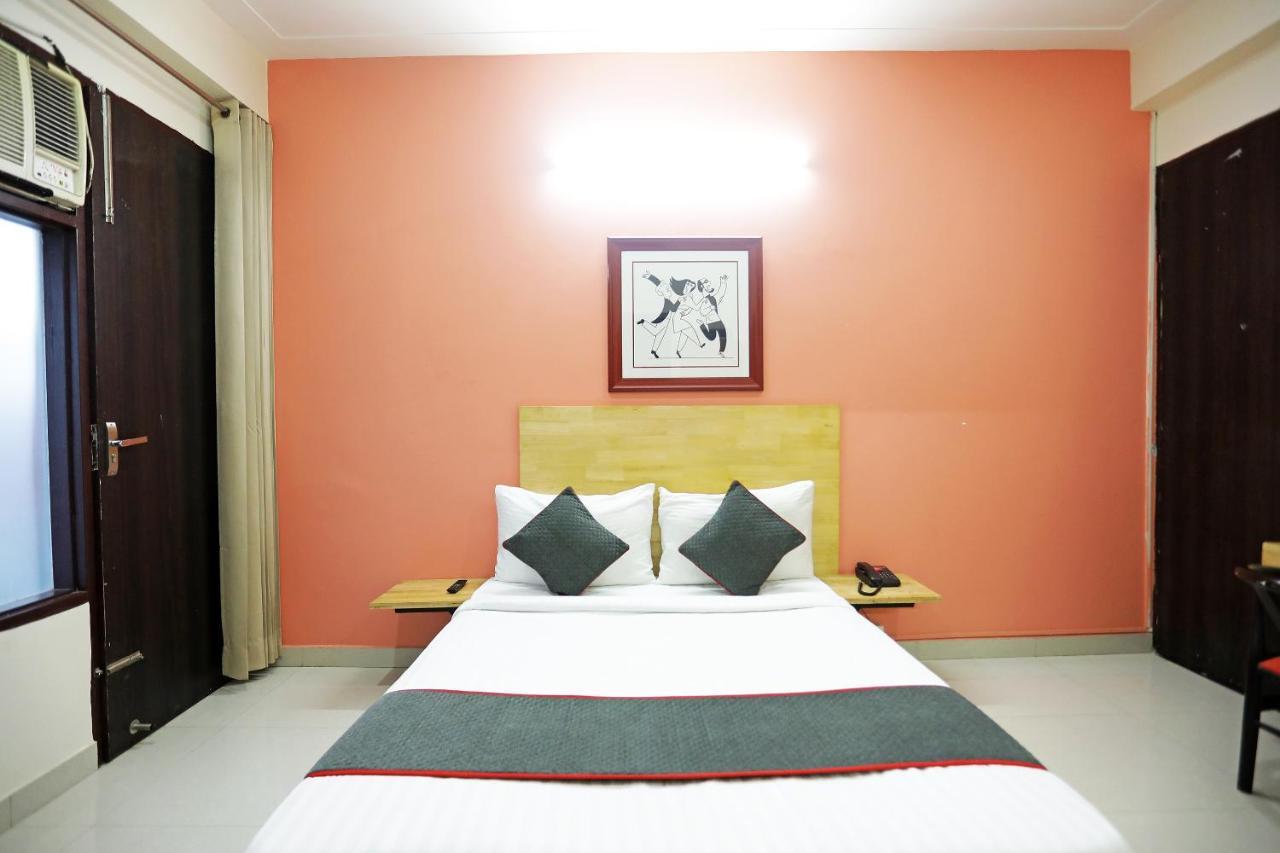 Super Townhouse Cloud Bay, Near Genpact, Sector-69, Gurgaon Hotell Exteriör bild