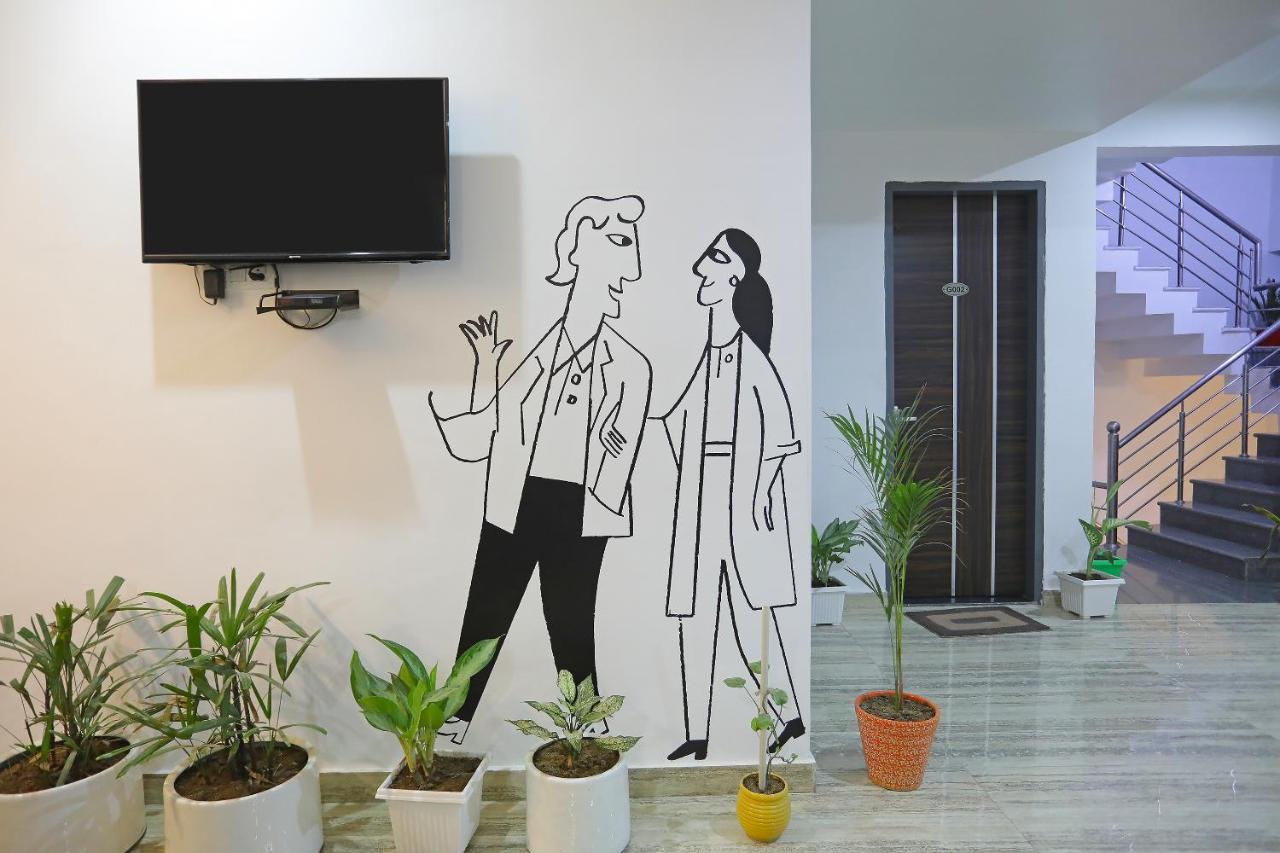Super Townhouse Cloud Bay, Near Genpact, Sector-69, Gurgaon Hotell Exteriör bild