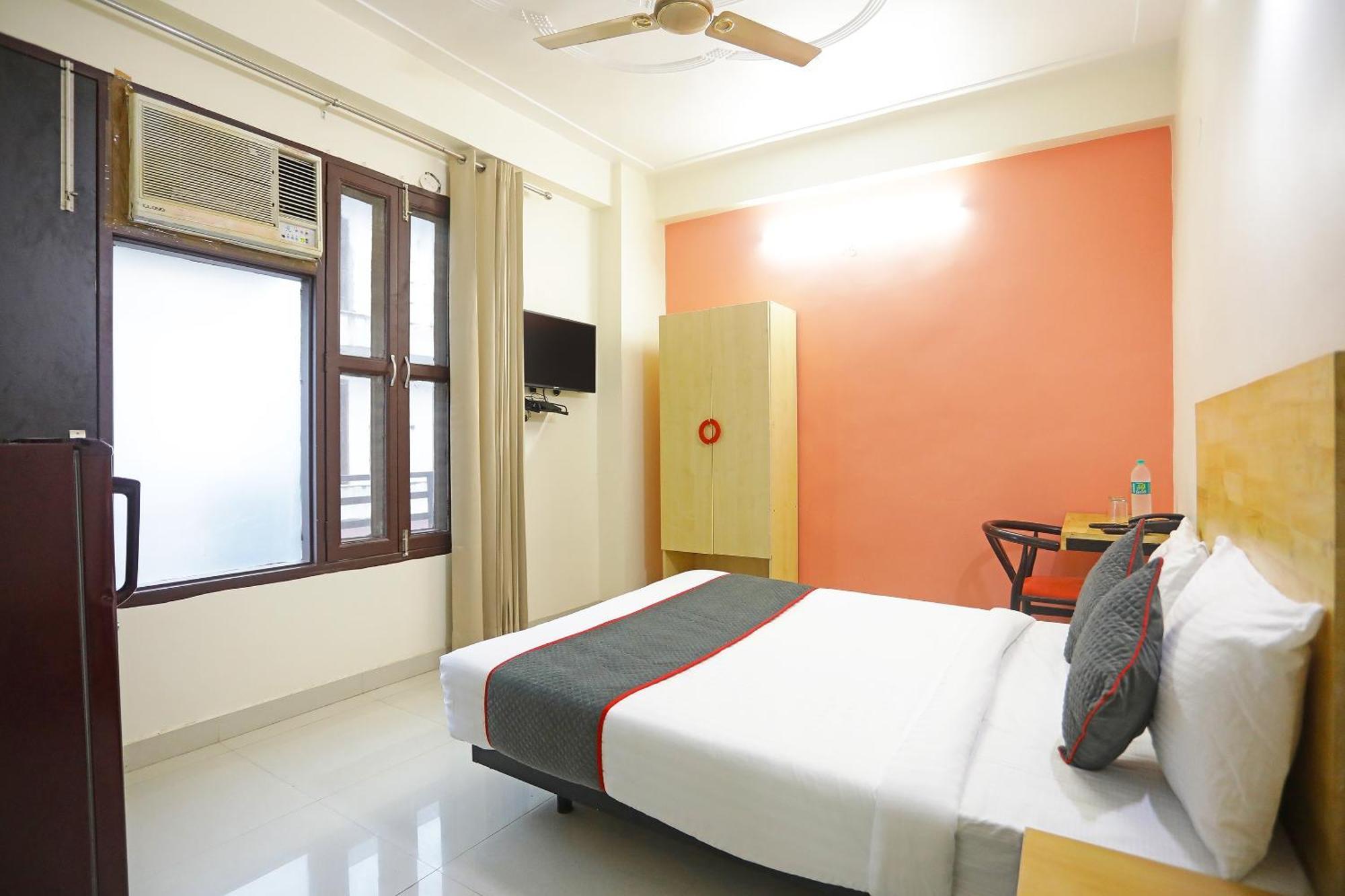 Super Townhouse Cloud Bay, Near Genpact, Sector-69, Gurgaon Hotell Exteriör bild