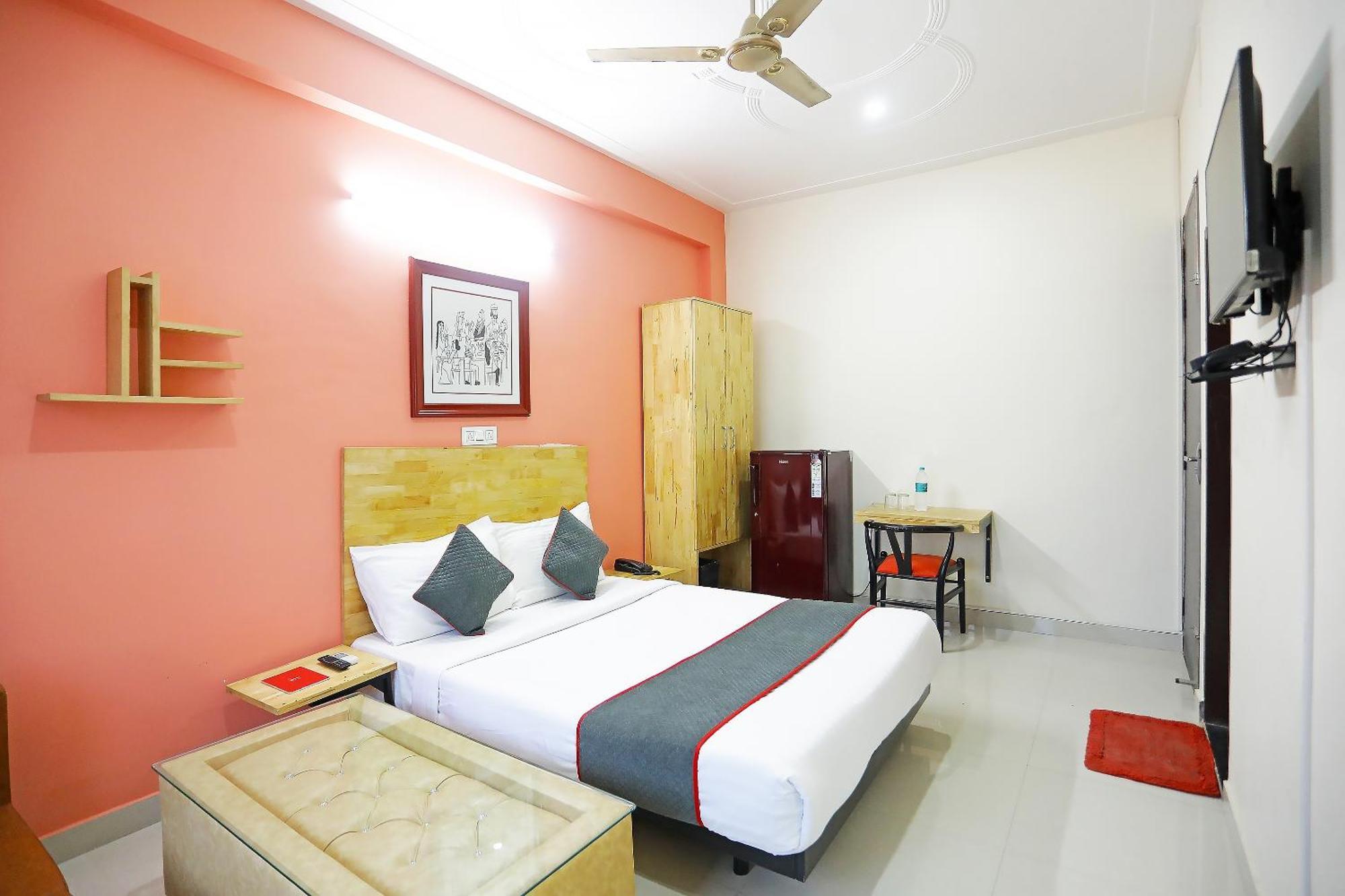 Super Townhouse Cloud Bay, Near Genpact, Sector-69, Gurgaon Hotell Exteriör bild