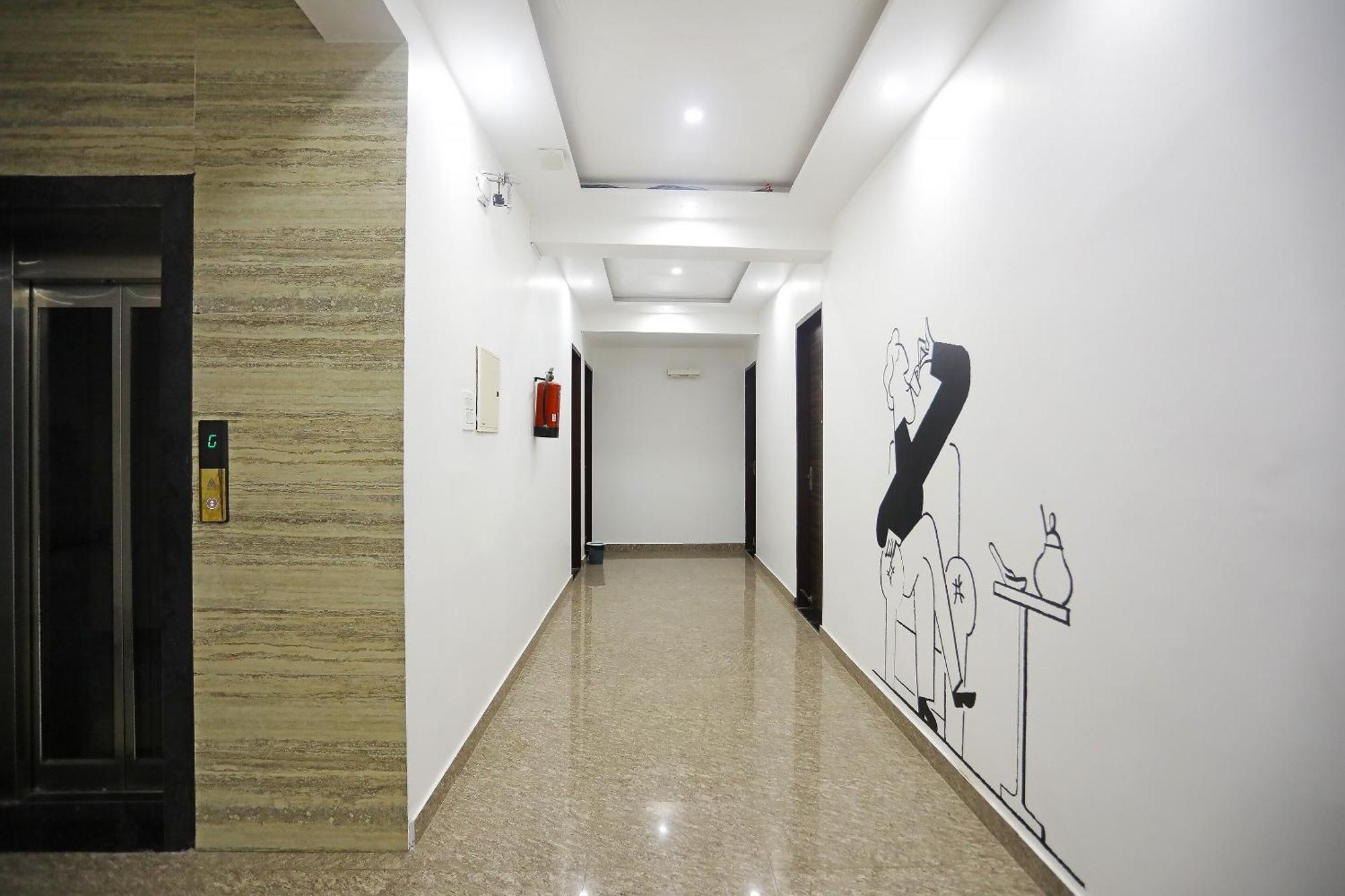 Super Townhouse Cloud Bay, Near Genpact, Sector-69, Gurgaon Hotell Exteriör bild