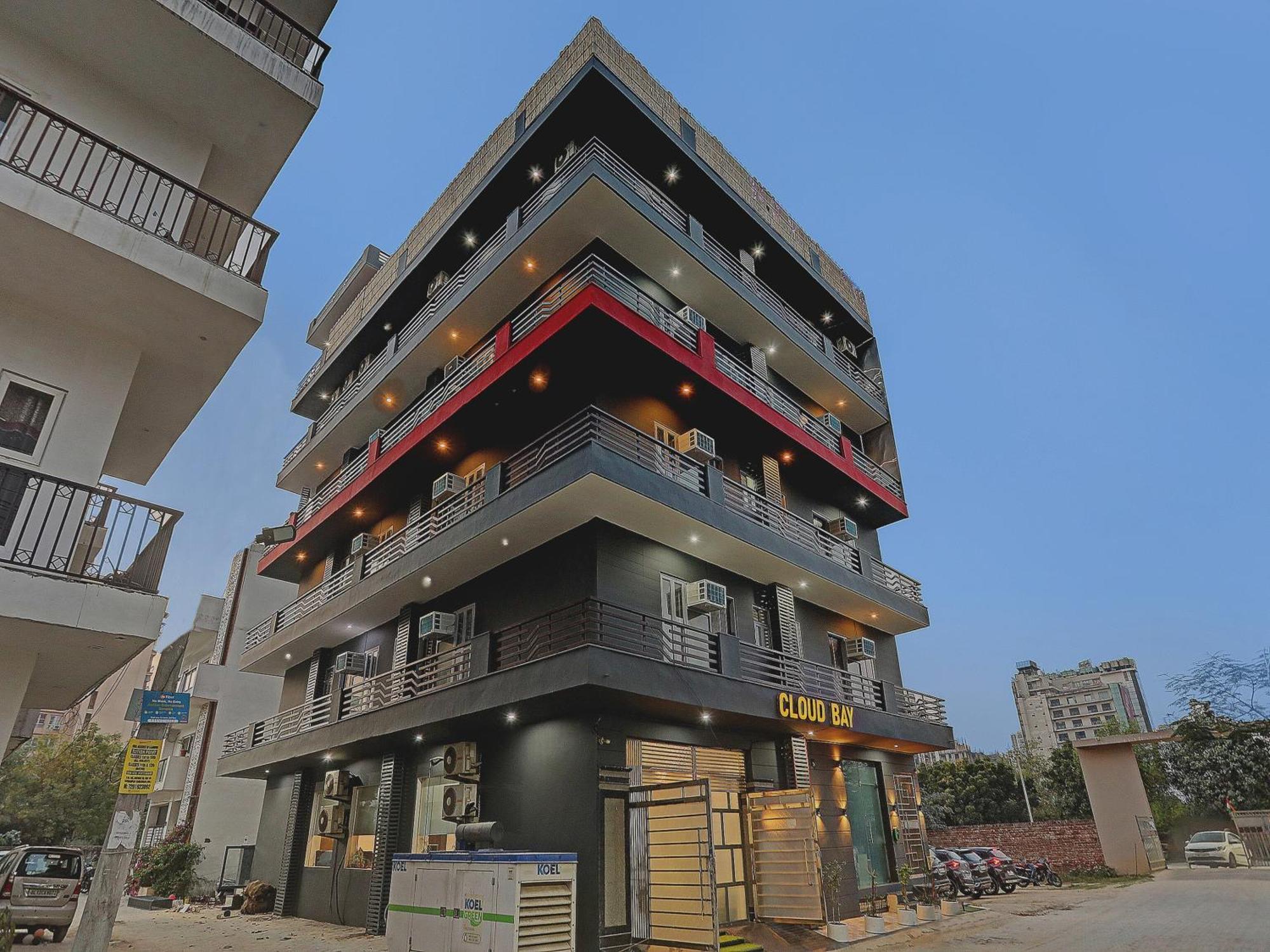 Super Townhouse Cloud Bay, Near Genpact, Sector-69, Gurgaon Hotell Exteriör bild